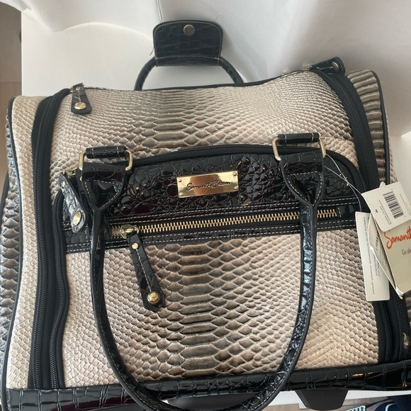 Samantha Brown Bags Samantha Brown Carry On Wheeled Luggage Bag